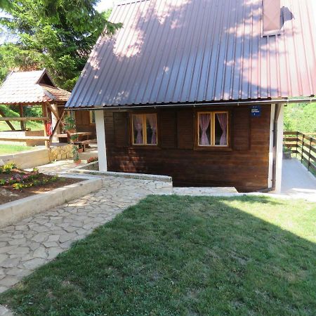 Guesthouse Stefanac โอโทชาส ภายนอก รูปภาพ