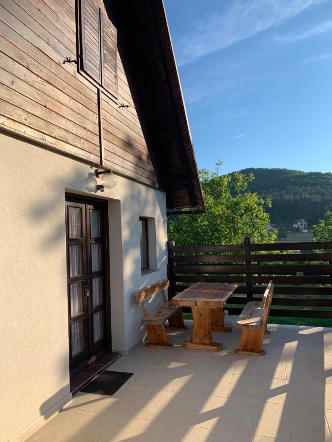 Guesthouse Stefanac โอโทชาส ภายนอก รูปภาพ