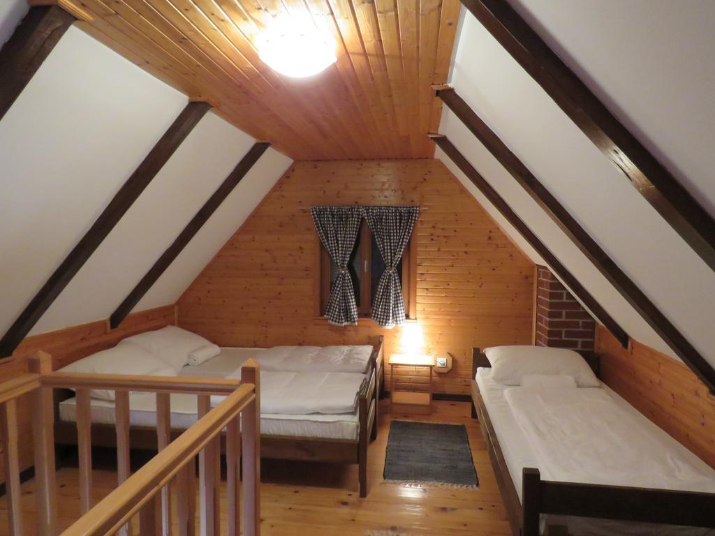 Guesthouse Stefanac โอโทชาส ภายนอก รูปภาพ