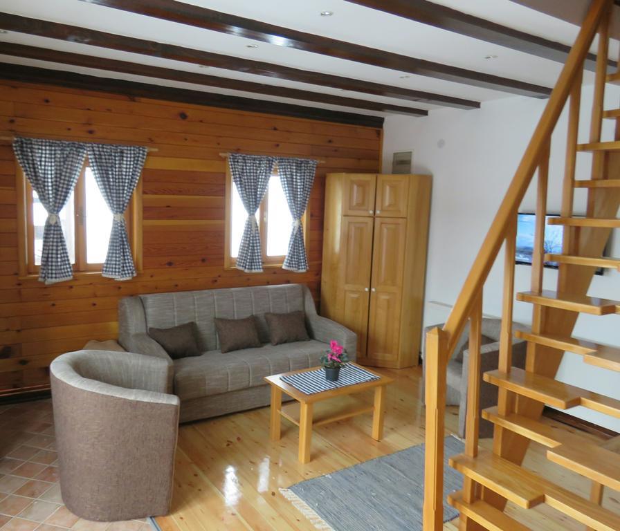 Guesthouse Stefanac โอโทชาส ภายนอก รูปภาพ