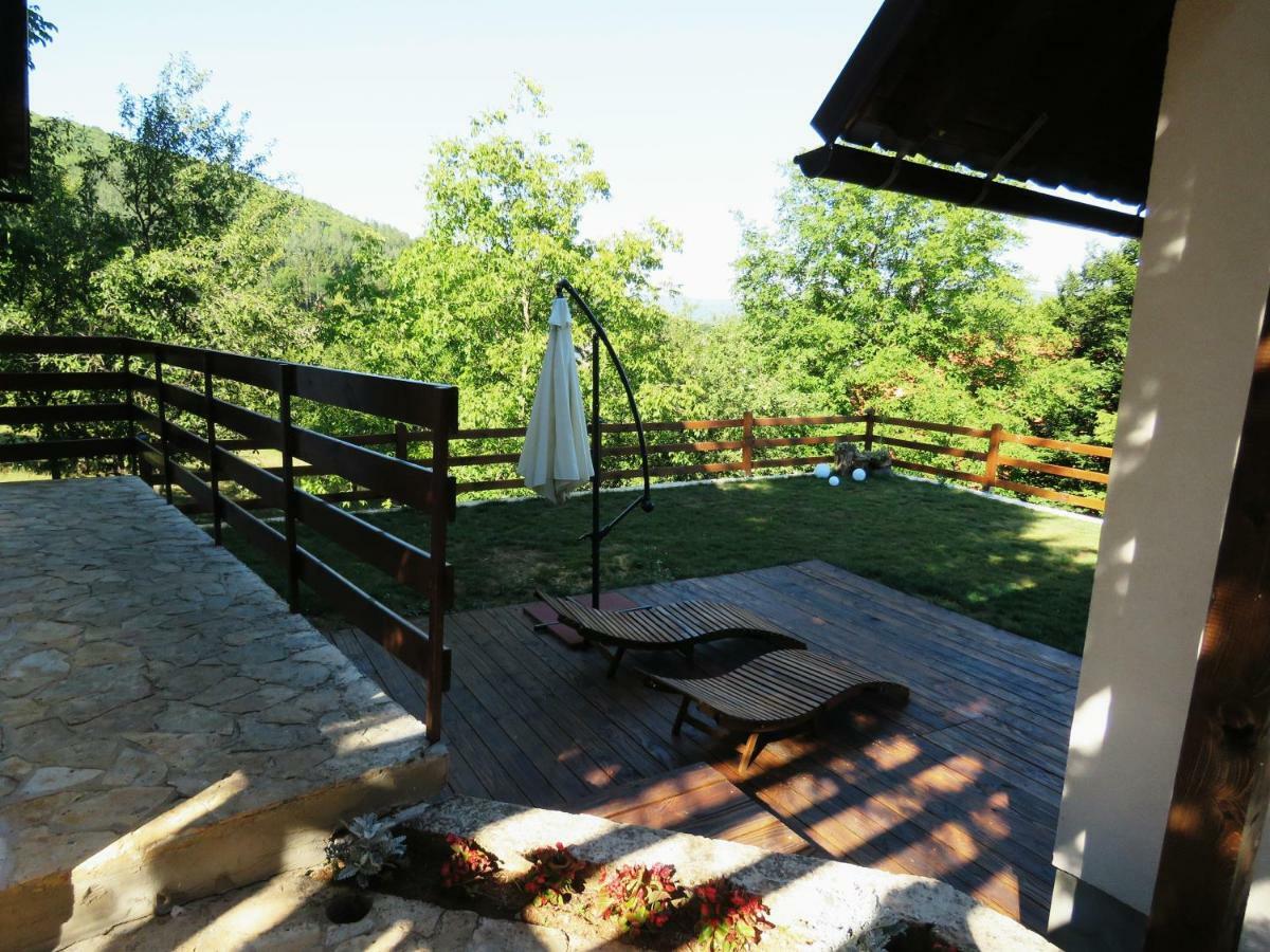 Guesthouse Stefanac โอโทชาส ภายนอก รูปภาพ