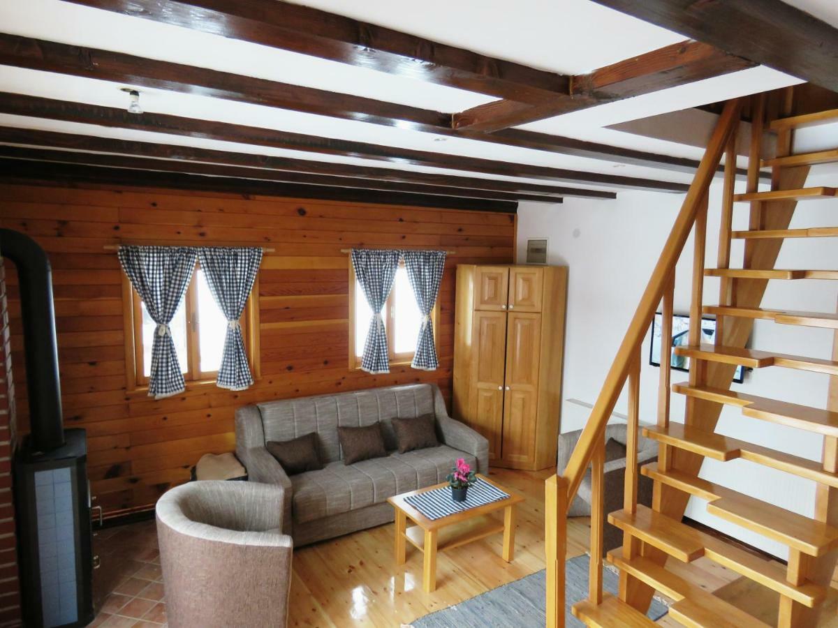 Guesthouse Stefanac โอโทชาส ภายนอก รูปภาพ