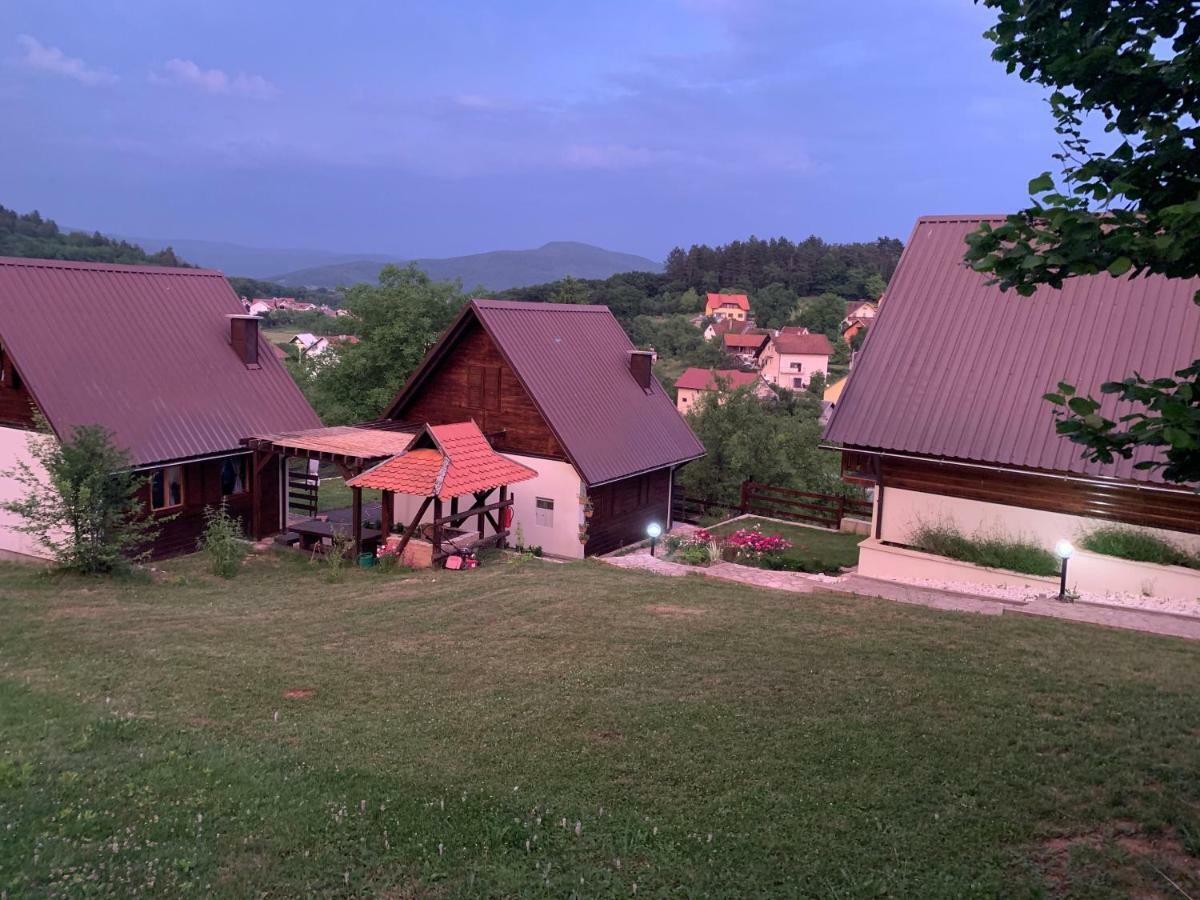Guesthouse Stefanac โอโทชาส ภายนอก รูปภาพ